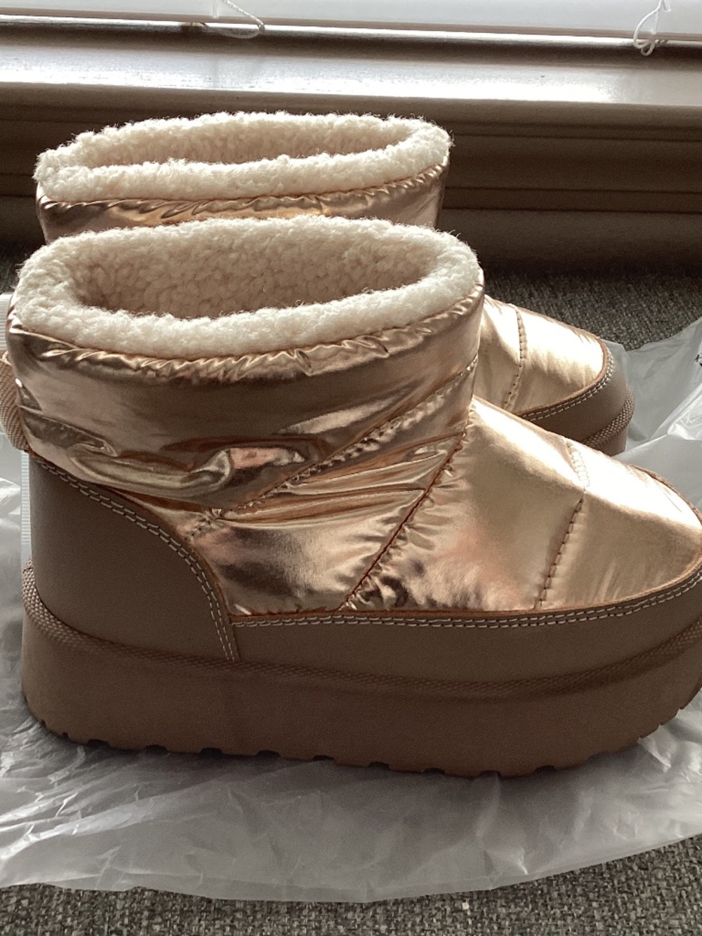 DV by Dolce Vita Kids' Paltrow Faux Shearling Lined Platform Boot, size 13 M
